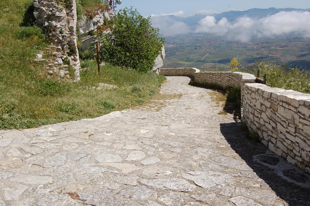 Ostello Cielo D'Alcamo Exterior photo